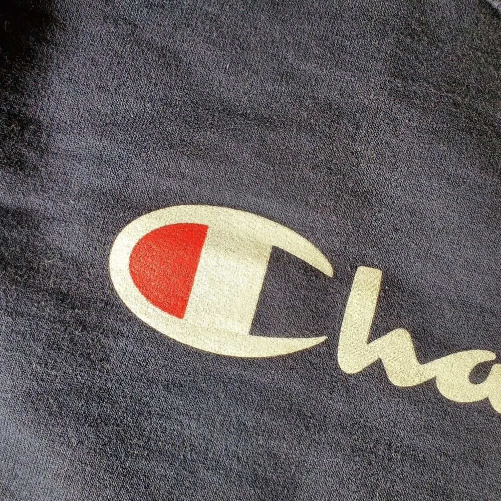 Champion powerblend graphic